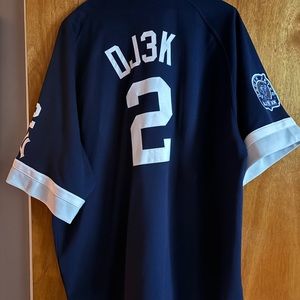 Derek Jeter 3000 hit  Yankee jersey